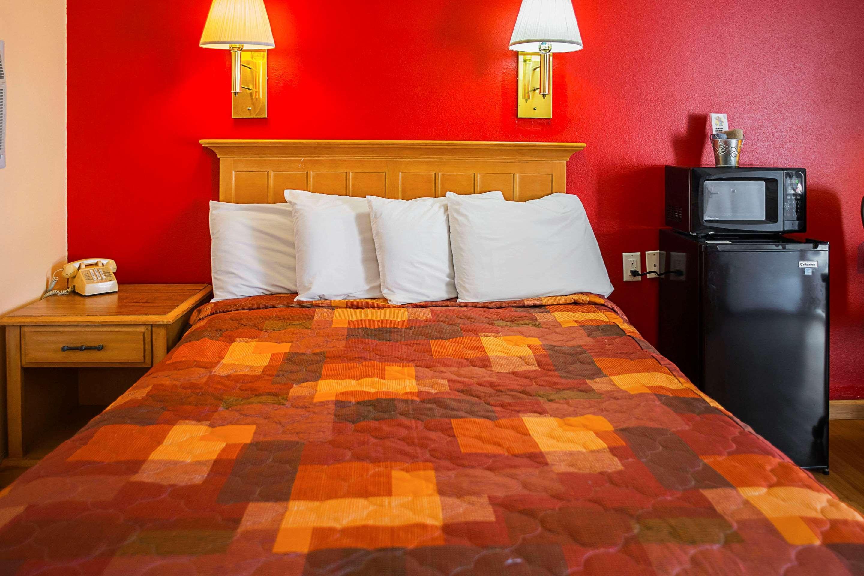 Rodeway Inn Буффало Экстерьер фото