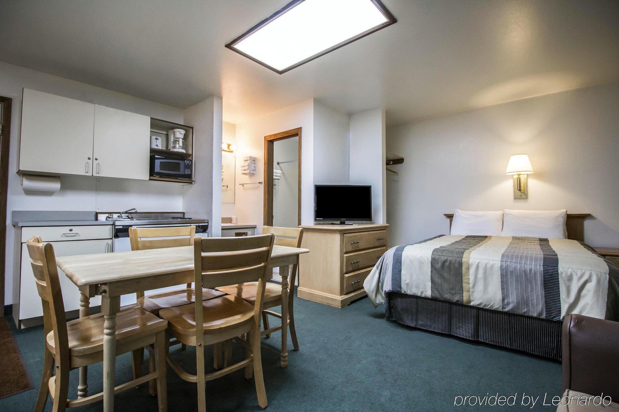 Rodeway Inn Буффало Экстерьер фото